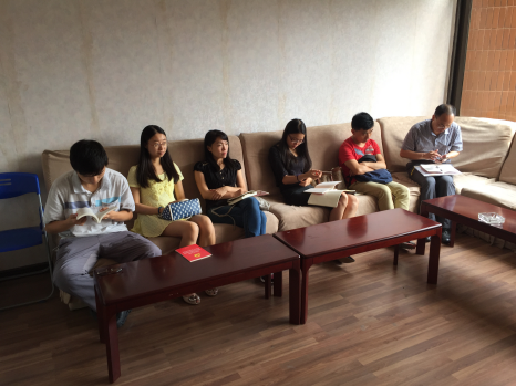 巴卡漫画
2015级博士党支部召开“讲规矩，有纪律”专题学习讨论会暨“重温入党志愿”主题党日活动新闻稿553.png